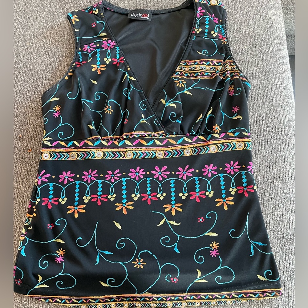 Sleeveless blouse.